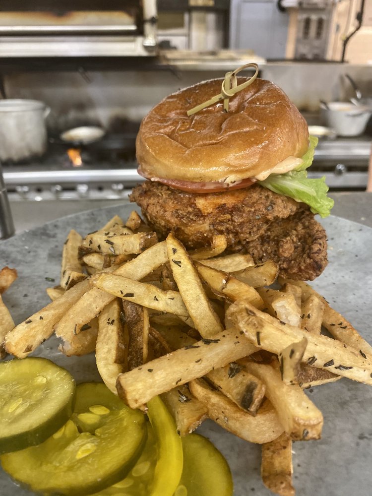 FENIMORE’S PUB Updated August 2024 43 Photos & 27 Reviews 88