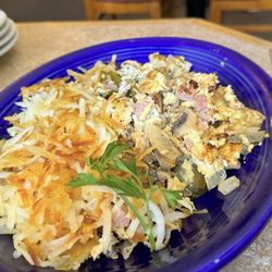 Stan's Maple Cafe - Scrambled Eggs with veggies and ham, hash browns, on a pretty cobalt blue plate, at Stan's Maple Cafe, State St., Ukiah, CA