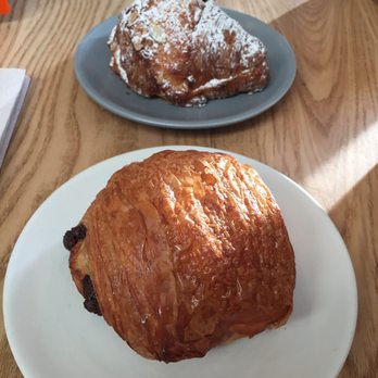 Manresa Bread - Almond Croissant and Pain au Chocolat - Bakeries Near Me - Los Gatos, California Manresa Bread - Almond Croissant and Pain au Chocolat - Bakeries Near Me - Los Gatos, California