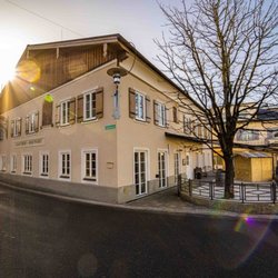 Gasthof Hofwirt - Outside view of the local restaurant