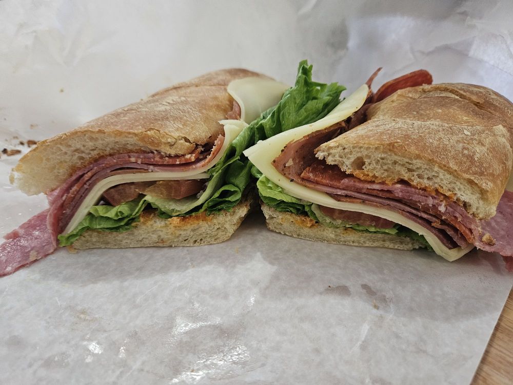 FRONT STREET DELI Updated August 2024 46 Photos & 90 Reviews 39