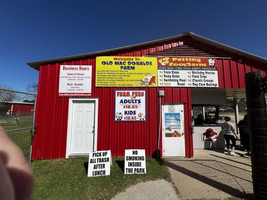 OLD MACDONALD’S FARM - Updated July 2024 - 209 Photos & 81 Reviews