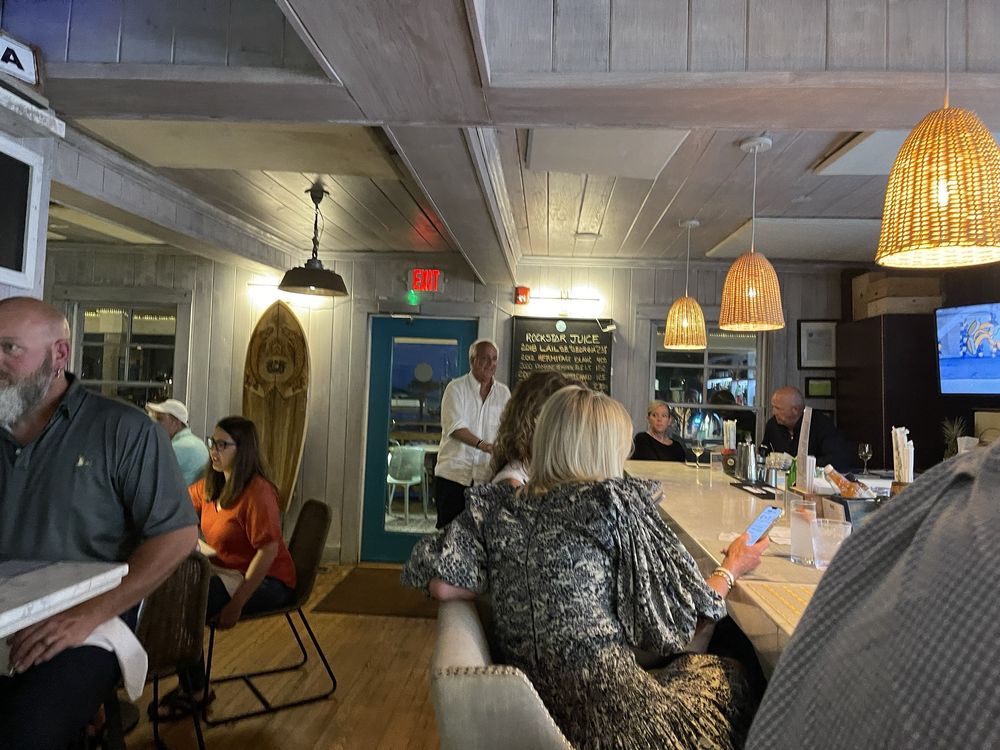 Bahia Beach House & Surf Bar