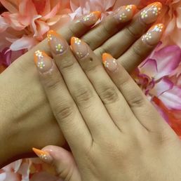 Booked an acrylic full set (short) w gel & nail art. :) Booked an acrylic full set (short) w gel & nail art. :)
