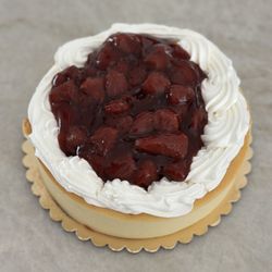 Cheesecake with strawberries