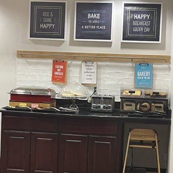 Hampton Inn & Suites Austin South/Buda - Breakfast - Hotels Near Me - Buda, Texas