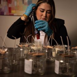Di Luna Candles - Candlemaking process