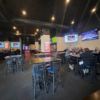 24Taps Burgers & Brews - Sports Bars Near Me - Spokane, Washington