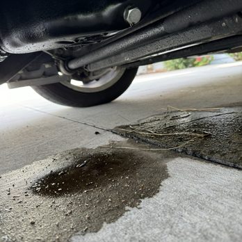 Jiffy Lube - oil leakage on my driveway - Auto Repair Near Me - Huntington Beach, California