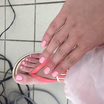 wix-salon 05 - Mani/pedi Wednesday's. - Hair Salons Near Me - Brooklyn, New York