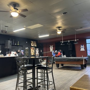 Shilohs Lounge & Grill - Inside - Hookah Bars Near Me - Owensboro, Kentucky Shilohs Lounge & Grill - Inside - Hookah Bars Near Me - Owensboro, Kentucky