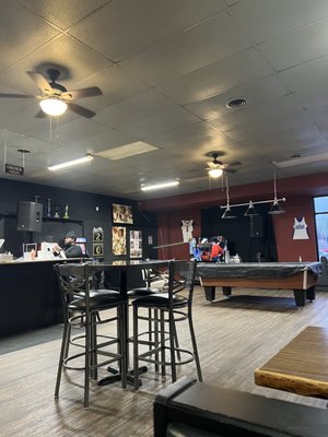 Shilohs Lounge & Grill