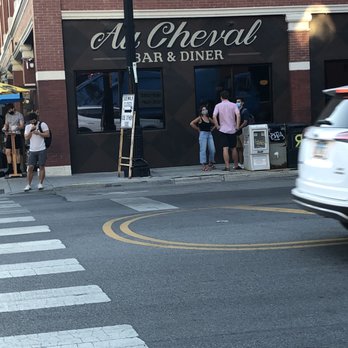 Au Cheval - Outside view - Bars Near Me - Chicago, Illinois