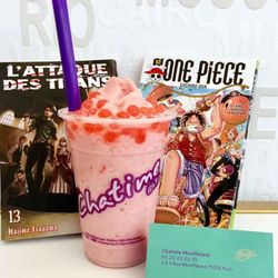 Chatime - Granité lait francisé gelée de coco avec topping boba fraise! Miam !