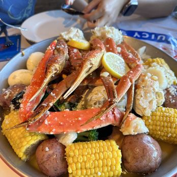 Red Crab - Juicy Seafood - crab legs, potatoes, corn, and potatoes - Seafood Near Me - Joliet, Illinois Red Crab - Juicy Seafood - crab legs, potatoes, corn, and potatoes - Seafood Near Me - Joliet, Illinois