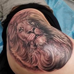 Beautiful custom Lion after 3 sessions and about 15 long hours this is the end result by DOEBOY Beautiful custom Lion after 3 sessions and about 15 long hours this is the end result by DOEBOY
