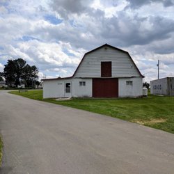 White Acres Campground & Gifts - White Acres old barn with even older and unpleasant bath/showers