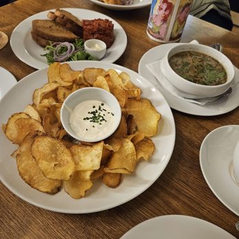 Pivnice U Pivrnce - Chips with garlic dip, beef tartare, camembert, and garlic soup - Brasseries Near Me - Prague, Puerto Rico Pivnice U Pivrnce - Chips with garlic dip, beef tartare, camembert, and garlic soup - Brasseries Near Me - Prague, Puerto Rico