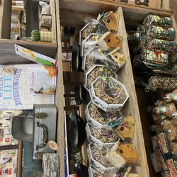Henne Hardware