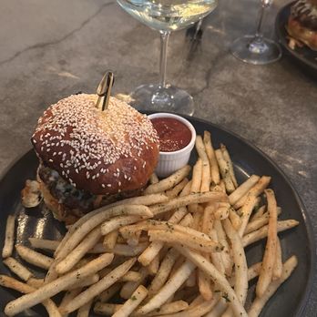 Workshop Kitchen & Bar - Burger with CHEESE! - New American Near Me - Palm Springs, California Workshop Kitchen & Bar - Burger with CHEESE! - New American Near Me - Palm Springs, California