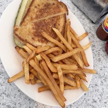 Valois - Patty Melt and French fries - Breakfast & Brunch Near Me - Chicago, Illinois Valois - Patty Melt and French fries - Breakfast & Brunch Near Me - Chicago, Illinois