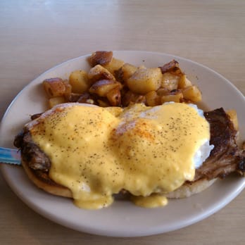 Harpoon Harry's - Prime Rib Benedict (Sunday Only) - Breakfast & Brunch Near Me - Key West, Florida Harpoon Harry's - Prime Rib Benedict (Sunday Only) - Breakfast & Brunch Near Me - Key West, Florida