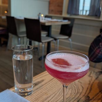 Sparrow Bar & Restaurant - Bars Near Me - New Milford, Connecticut
