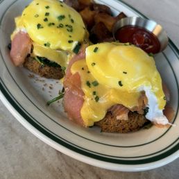 Smoked Salmon Benedict