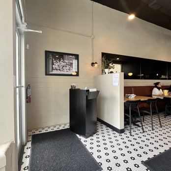 Lyle's Pizzeria - Pizza Near Me - Omaha, Nebraska Lyle's Pizzeria - Pizza Near Me - Omaha, Nebraska