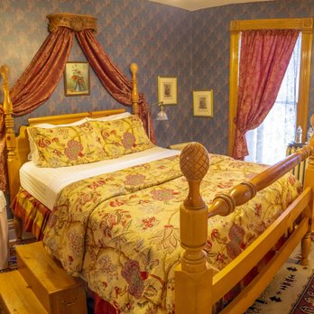 Castle Marne - Lang Bedroom 2 - Bed & Breakfast Near Me - Denver, Colorado Castle Marne - Lang Bedroom 2 - Bed & Breakfast Near Me - Denver, Colorado