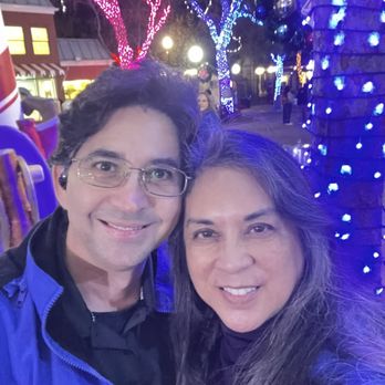 Six Flags Magic Mountain - Doesn't this couple look happy? - Amusement Parks Near Me - Valencia, California