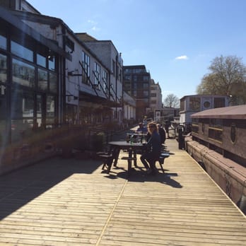 The Commissary - Great floating terrace - Bars Near Me - London, XGL The Commissary - Great floating terrace - Bars Near Me - London, XGL