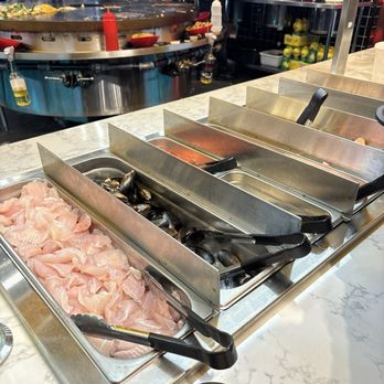 Hungry Bowl - Build-your-own Hungry Bowl  Noodles, rice, veggies, proteins & sauces Chefs cook it on a large indoor grill - Mongolian Near Me - Bowie, Maryland