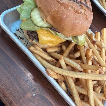 Pacific Beach AleHouse - Burger deal - Breweries Near Me - San Diego, California Pacific Beach AleHouse - Burger deal - Breweries Near Me - San Diego, California