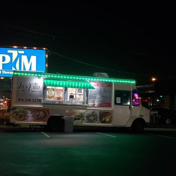 La Villa Taco Truck - a food truck at night - Food Trucks Near Me - Milwaukee, Wisconsin La Villa Taco Truck - a food truck at night - Food Trucks Near Me - Milwaukee, Wisconsin