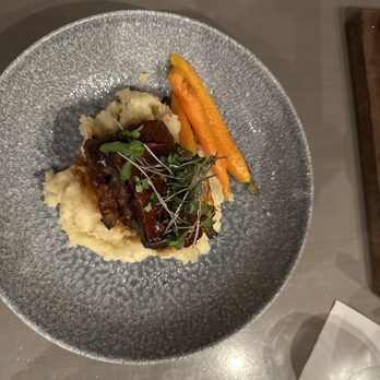 Ale & Compass Restaurant - Cabernet-braised Short Ribs - American Near Me - Orlando, Florida Ale & Compass Restaurant - Cabernet-braised Short Ribs - American Near Me - Orlando, Florida