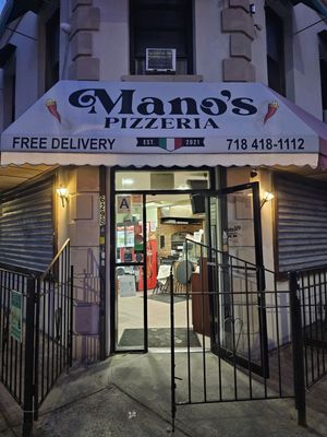 Mano's Pizzeria by null