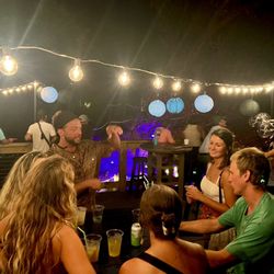 Swells'a Brewing Duck Dive Bar - Upper deck