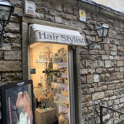 Mauro Hair Salon - Entrance right on side of the bridge