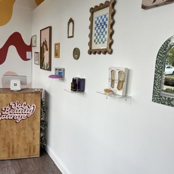 Sol Beauty Lounge - the welcome lobby in our waxing salon in orlando fl - Waxing Near Me - Orlando, Florida Sol Beauty Lounge - the welcome lobby in our waxing salon in orlando fl - Waxing Near Me - Orlando, Florida