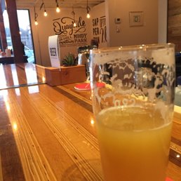 Beer and Bar (glass is smaller than appearance) Beer and Bar (glass is smaller than appearance)