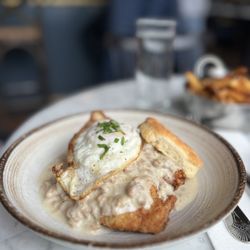 Queen's Room - Biscuits and gravy