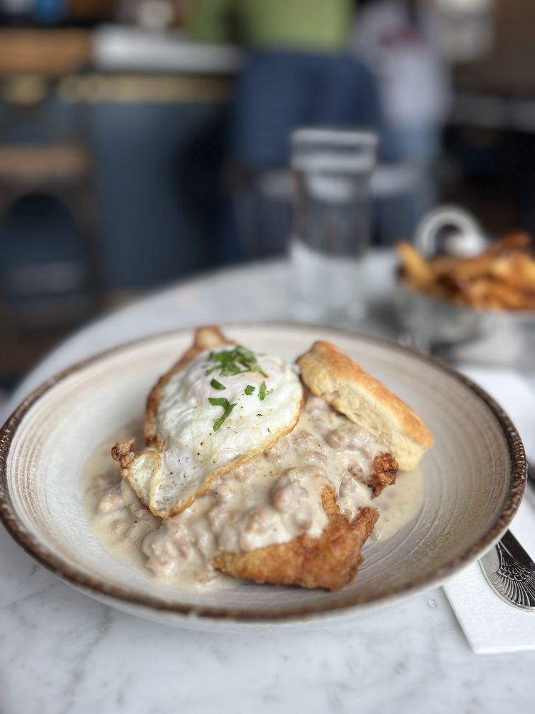 Social spots from Queen's Room