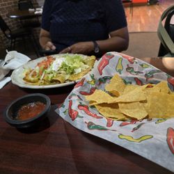 Cozumel Mexican Restaurant and Cantina - Salsa nad chips