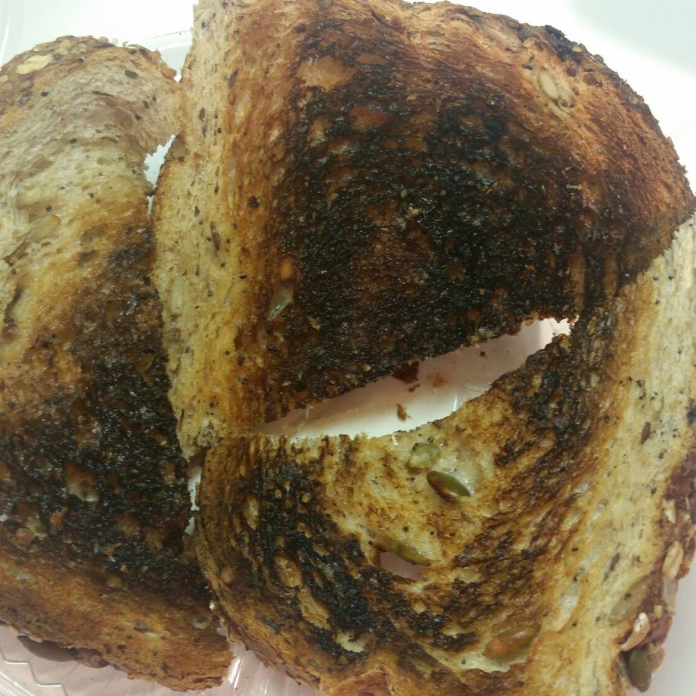 Eggs N Things - Burnt toast is OK to sneak into customer's takeout order??? - Breakfast & Brunch Near Me - Simi Valley, California