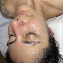 B loved Beauty Bar - Glow after a cloud 9 facial