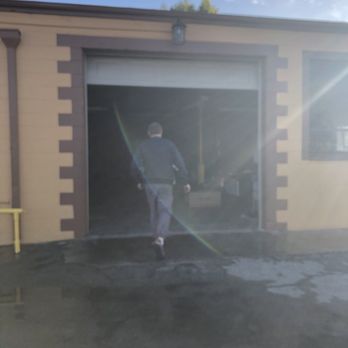 VR Auto Collision Center - Entrance into garage - Body Shops Near Me - Hawthorne, California VR Auto Collision Center - Entrance into garage - Body Shops Near Me - Hawthorne, California