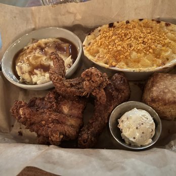 The Monroe - Fried chicken, mac and cheese, mashed potatoes - New American Near Me - Orlando, Florida