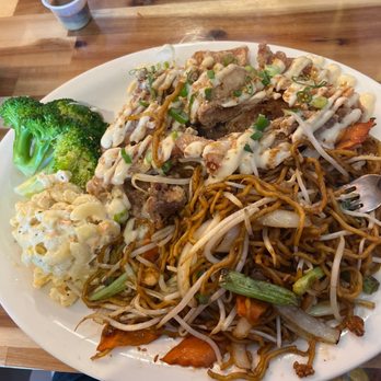 808 Cafe - Garlic Miso Chicken w substitutes chow mein noodles for rice - Asian Fusion Near Me - Las Vegas, Nevada