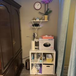 Dream Chi Spa - Workstation just inside the door.
